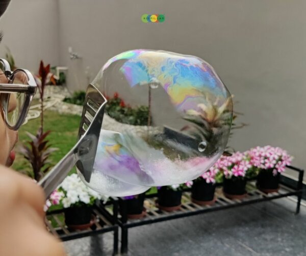How to make homemade bubble solution